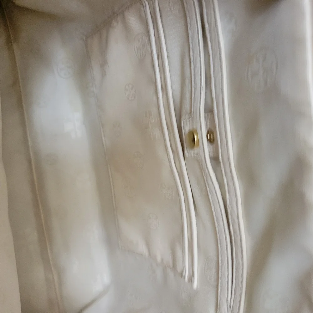 Tory Burch Meyer Plaque Pebbled Cream‎ Leather Tote. Old Money Quiet Luxury. - Picture 11 of 13